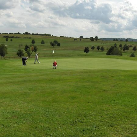 Apartments Golfpark Schlossgut Sickendorf เลาเทอร์บาค ภายนอก รูปภาพ