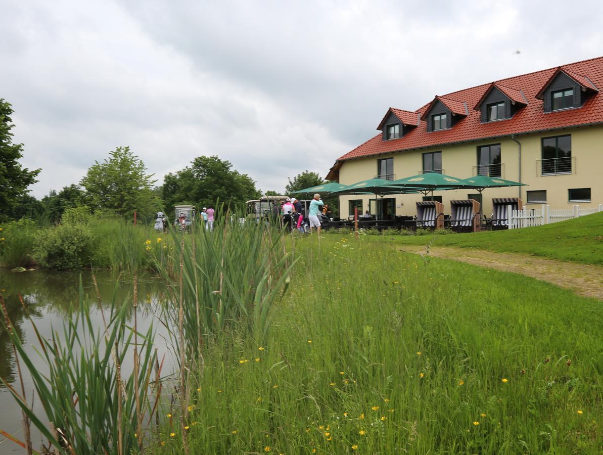 Apartments Golfpark Schlossgut Sickendorf เลาเทอร์บาค ภายนอก รูปภาพ