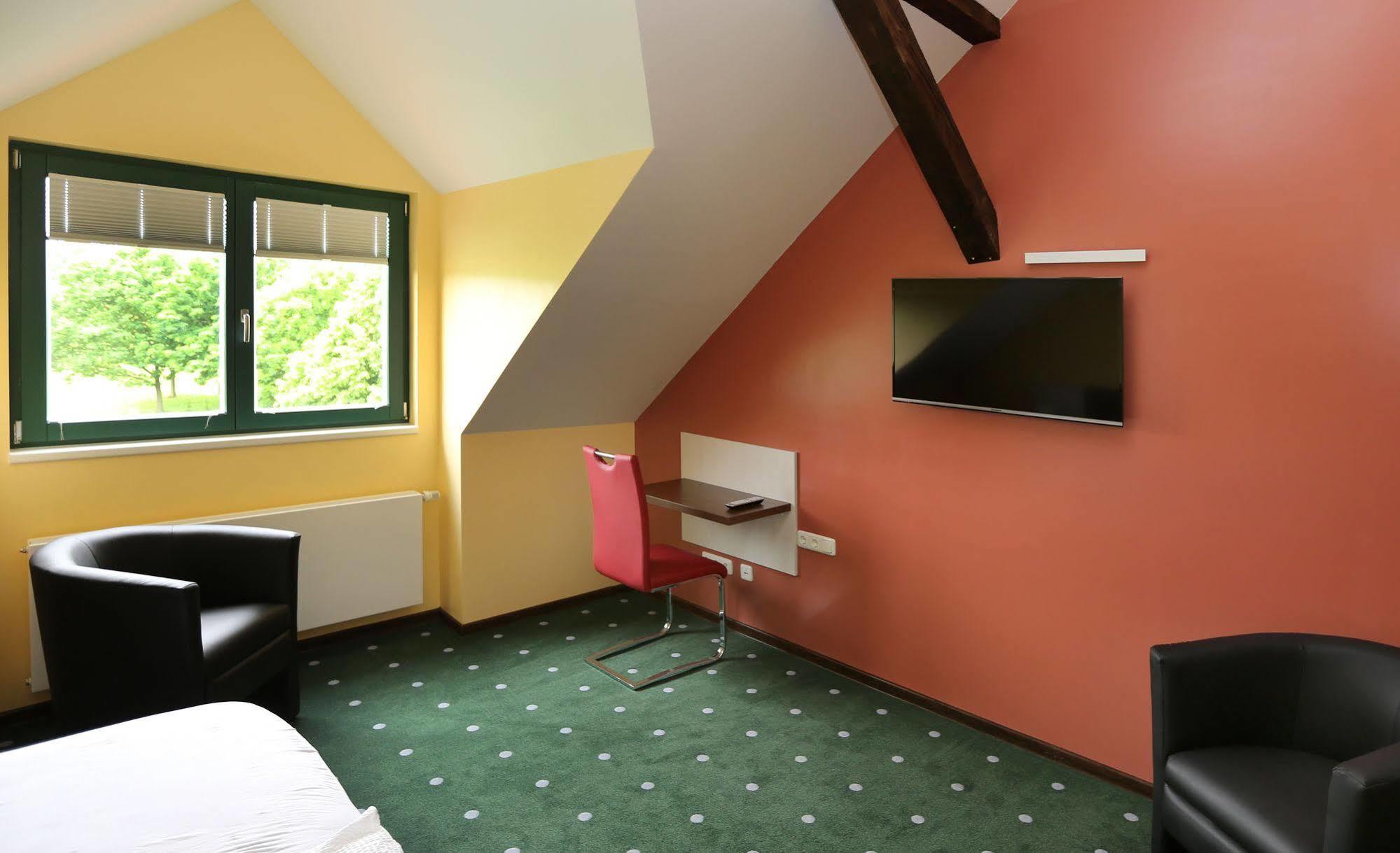 Apartments Golfpark Schlossgut Sickendorf เลาเทอร์บาค ภายนอก รูปภาพ